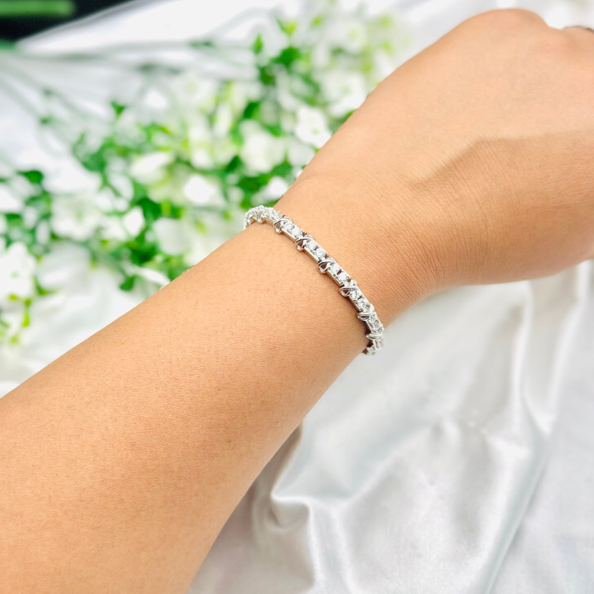 Women Silver Infinity Tennis Bracelet In 925 Sterling Silver WBT27