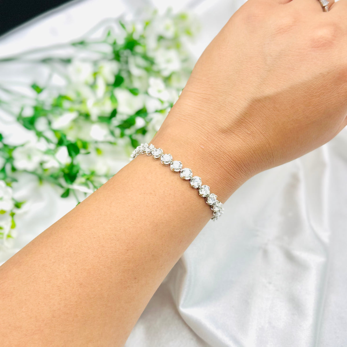 Round Tennis Bracelet with Moissanites In 925 Sterling Silver WBT29