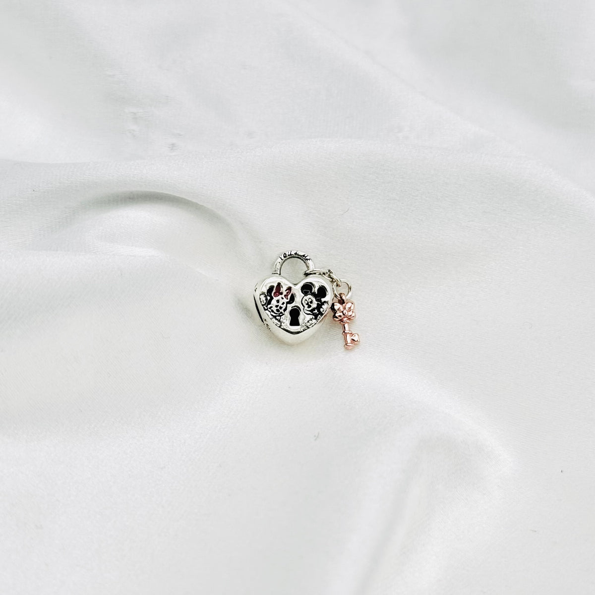 Pandora Disney Mickey Mouse & Minnie Mouse Padlock 925 Sterling Silver Charm PDC127