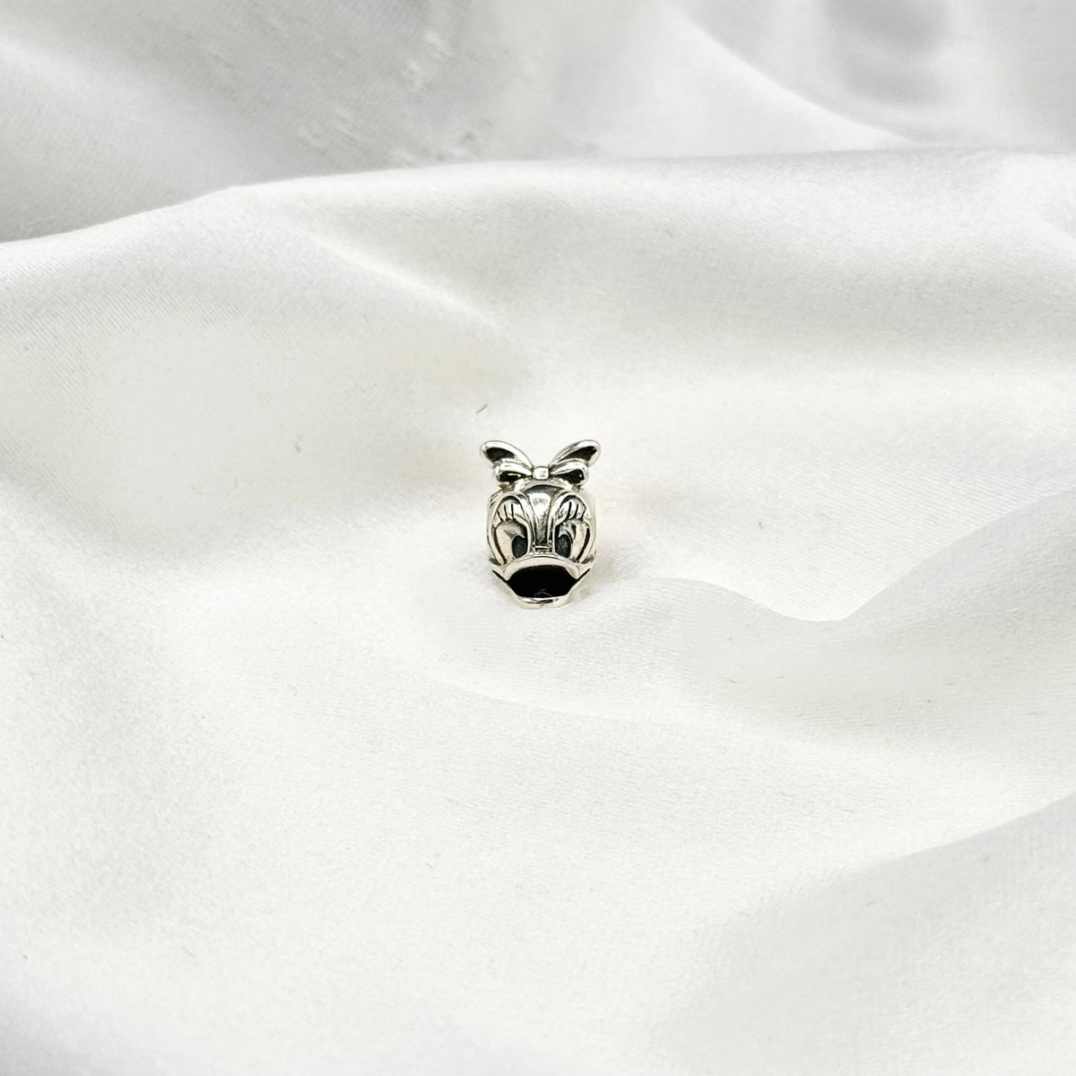 Pandora Disney Daisy Duck Portrait Charm in Sterling Silver PDC194