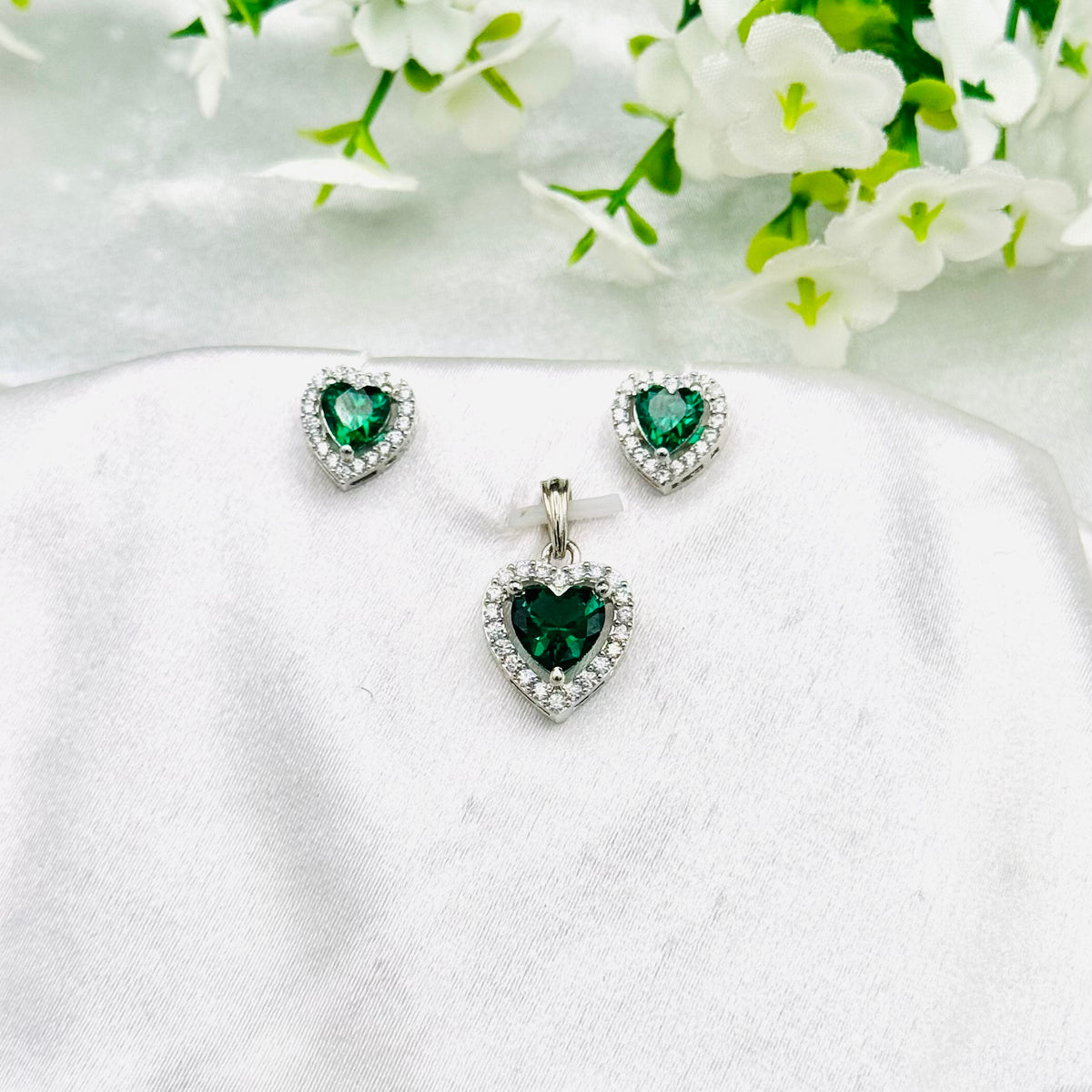 Women's 925 Silver Heart Emerald Pendent with Earring set SPI20