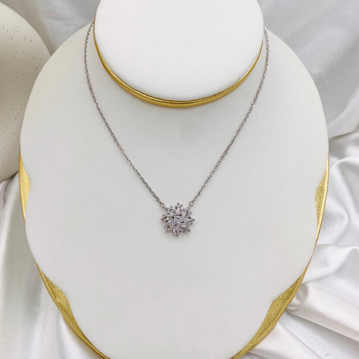 Flower Silver Necklace WNI43