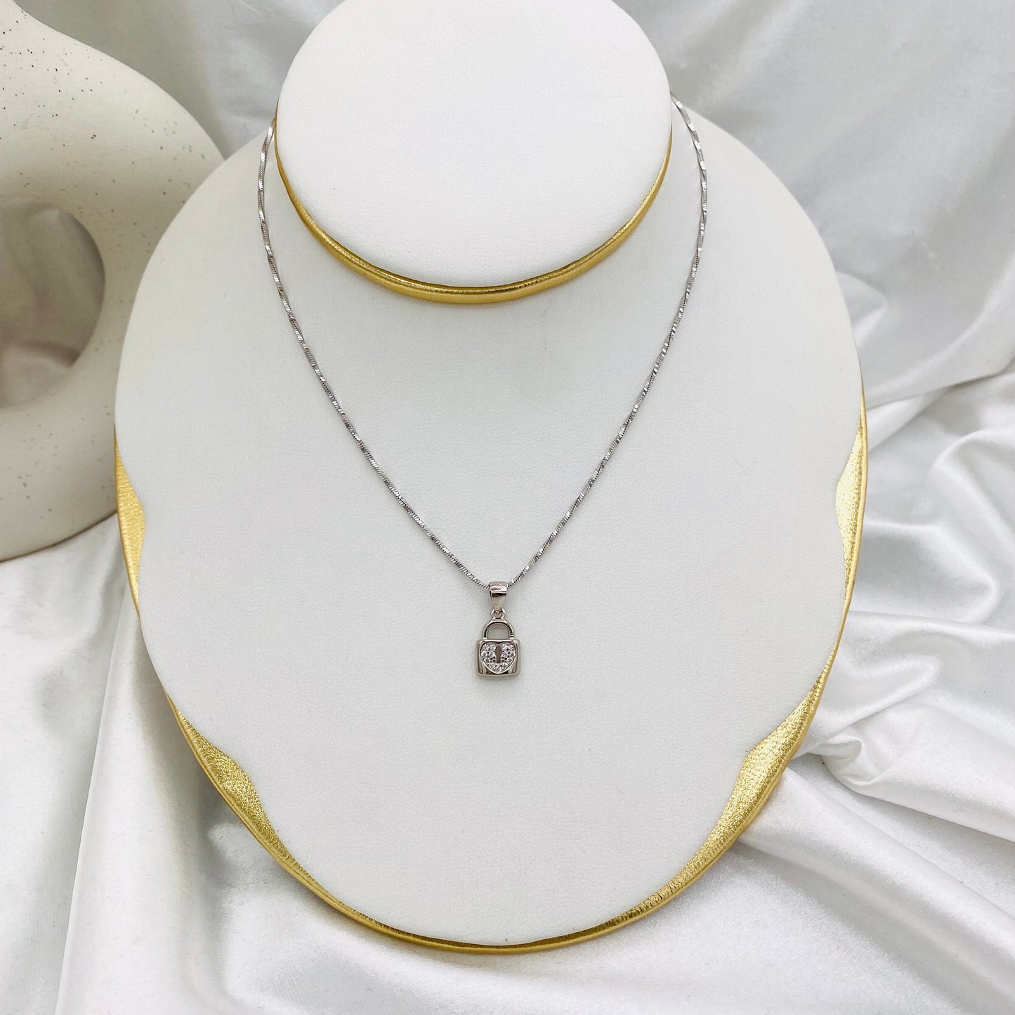 Women Lock 925 Sterling Silver Necklace WNI45