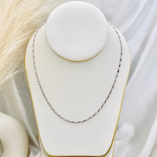 Twisted Mobius 925 Sterling Silver Chain UCS07