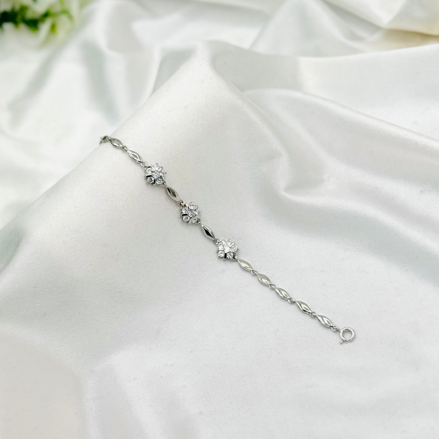 Silver Chain Bracelet For Women In Sterling Silver WBI27