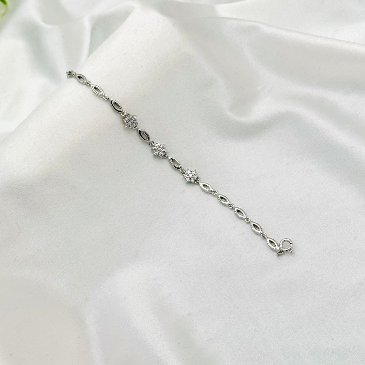 Silver Chain Bracelet For Women In Sterling Silver WBI26