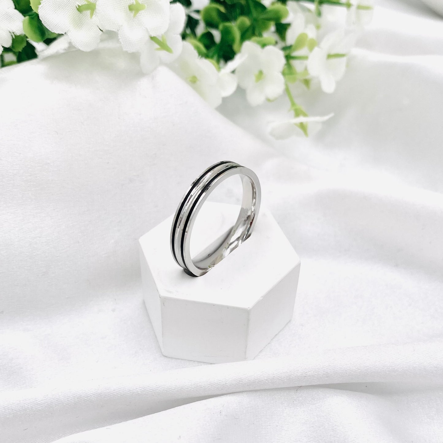 Unisex Black Enamel Bands In Sterling Silver URS33