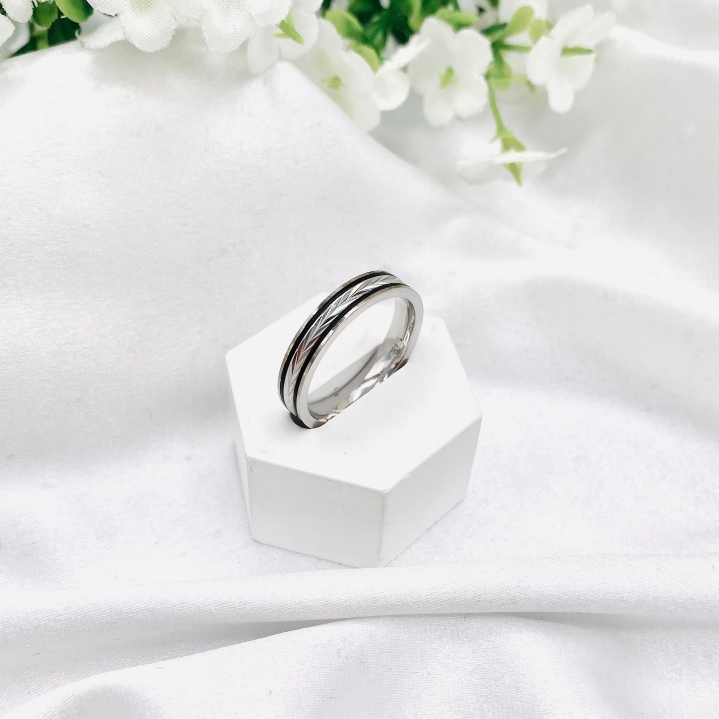 Unisex Black Enamel Bands In Sterling Silver URS30