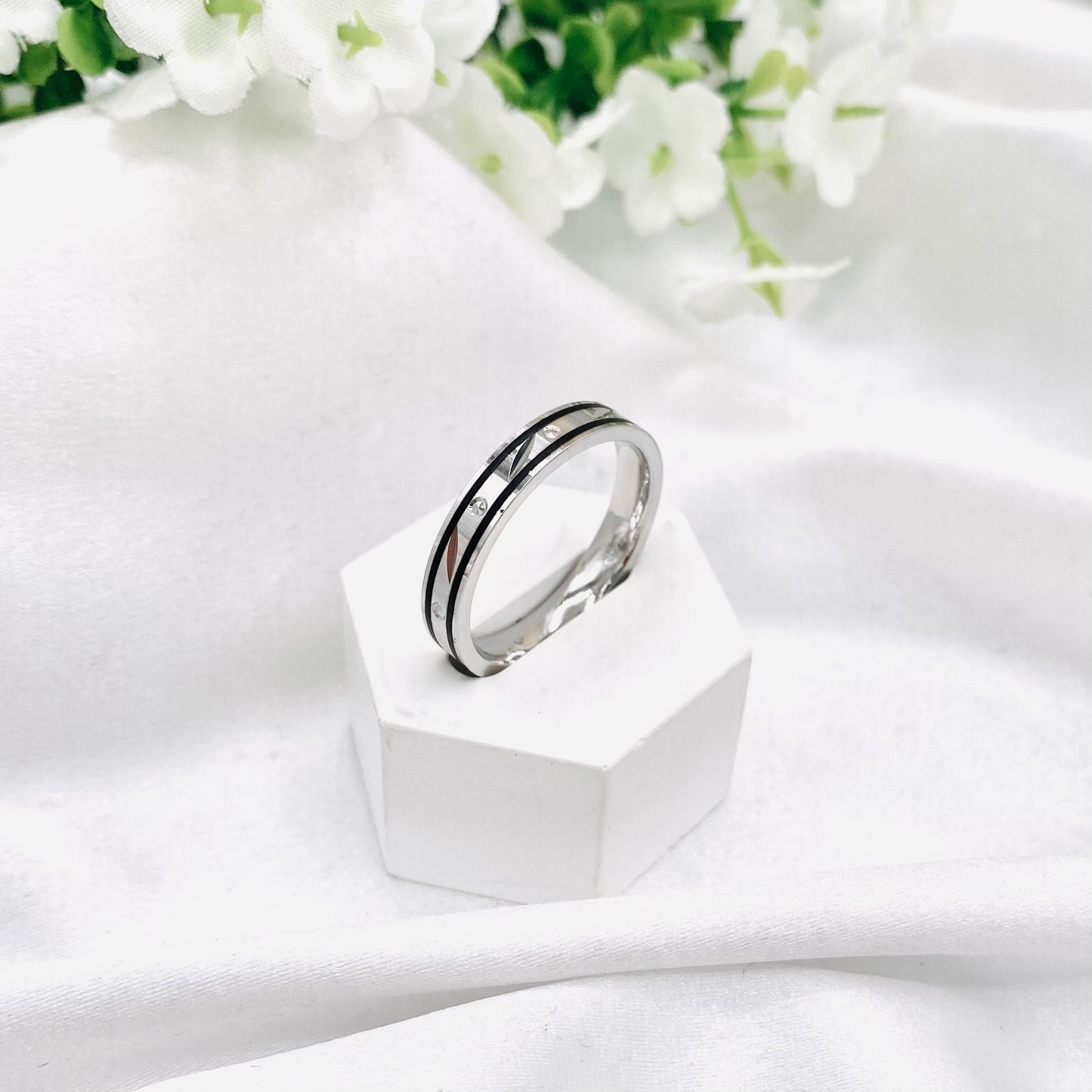 Unisex Black Enamel Bands In Sterling Silver URS29