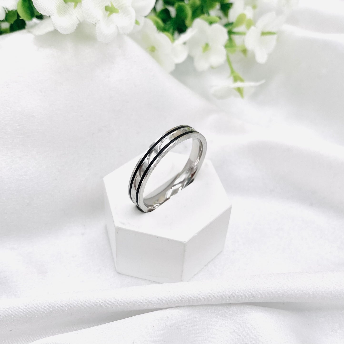 Unisex Black Enamel Bands In Sterling Silver URS28