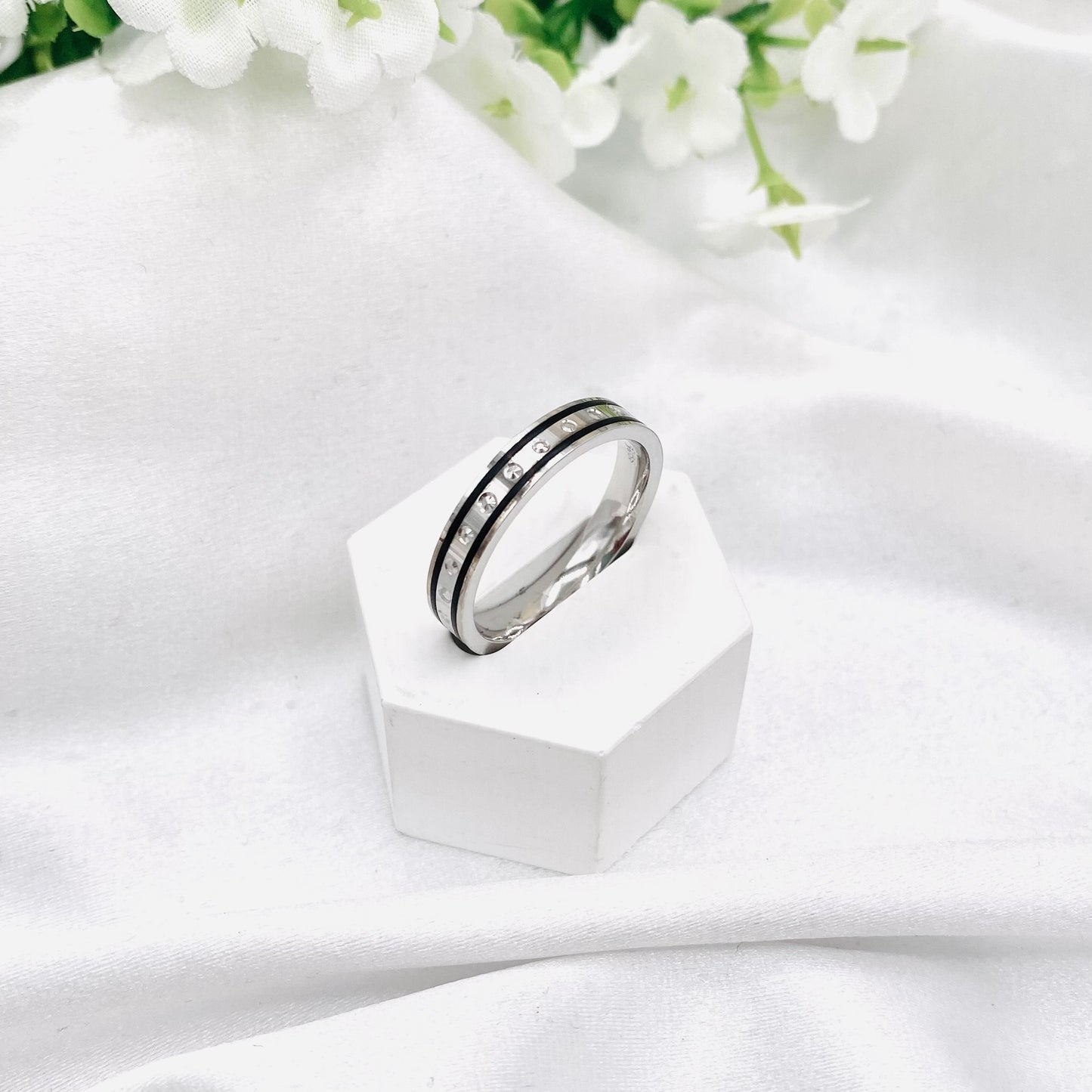 Unisex Black Enamel Bands In Sterling Silver URS25