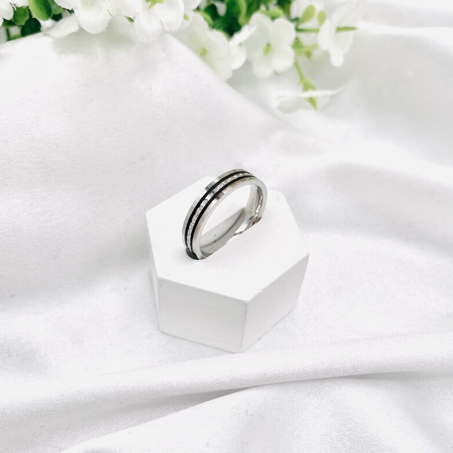 Unisex Black Enamel Bands In Sterling Silver URS24