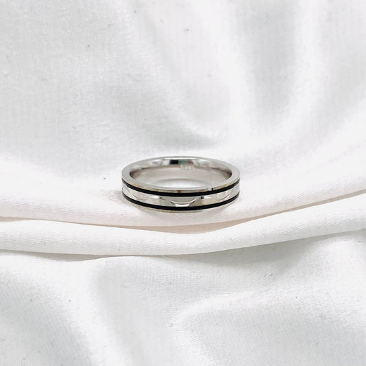 Unisex Black Enamel Silver Ring URS06