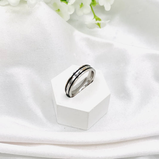 Unisex Black Enamel Silver Ring URS06