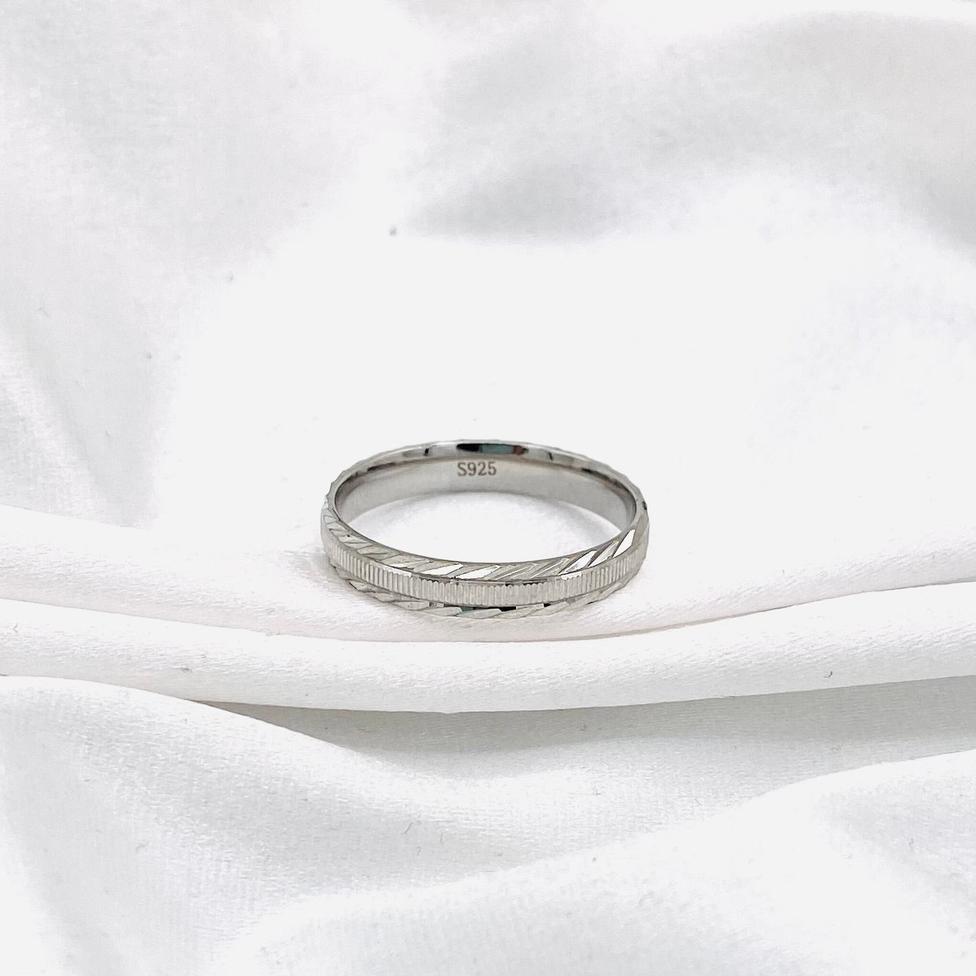 Unisex Bands In Sterling Silver URS44