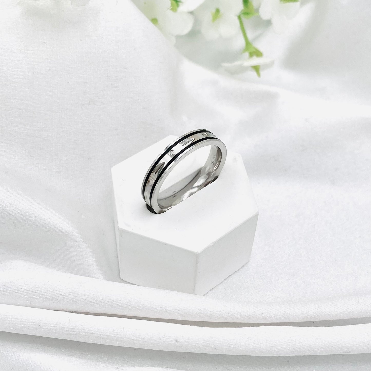 Unisex Black Enamel Bands In Sterling Silver URS51