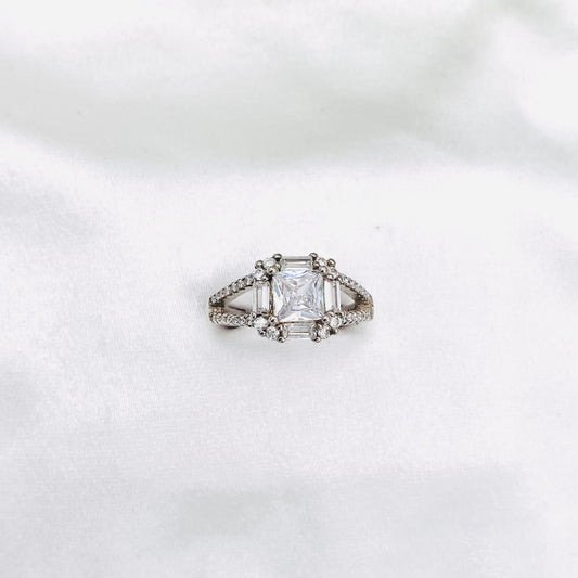 Women Silver Ring WRI09