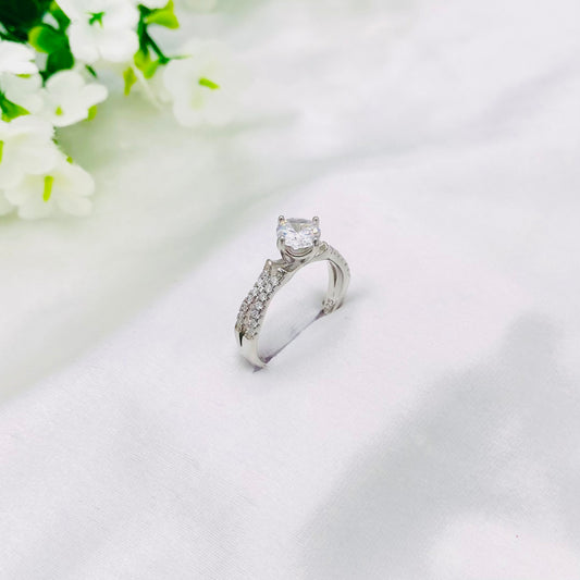 Women Round Solitaire Silver Ring WRI11