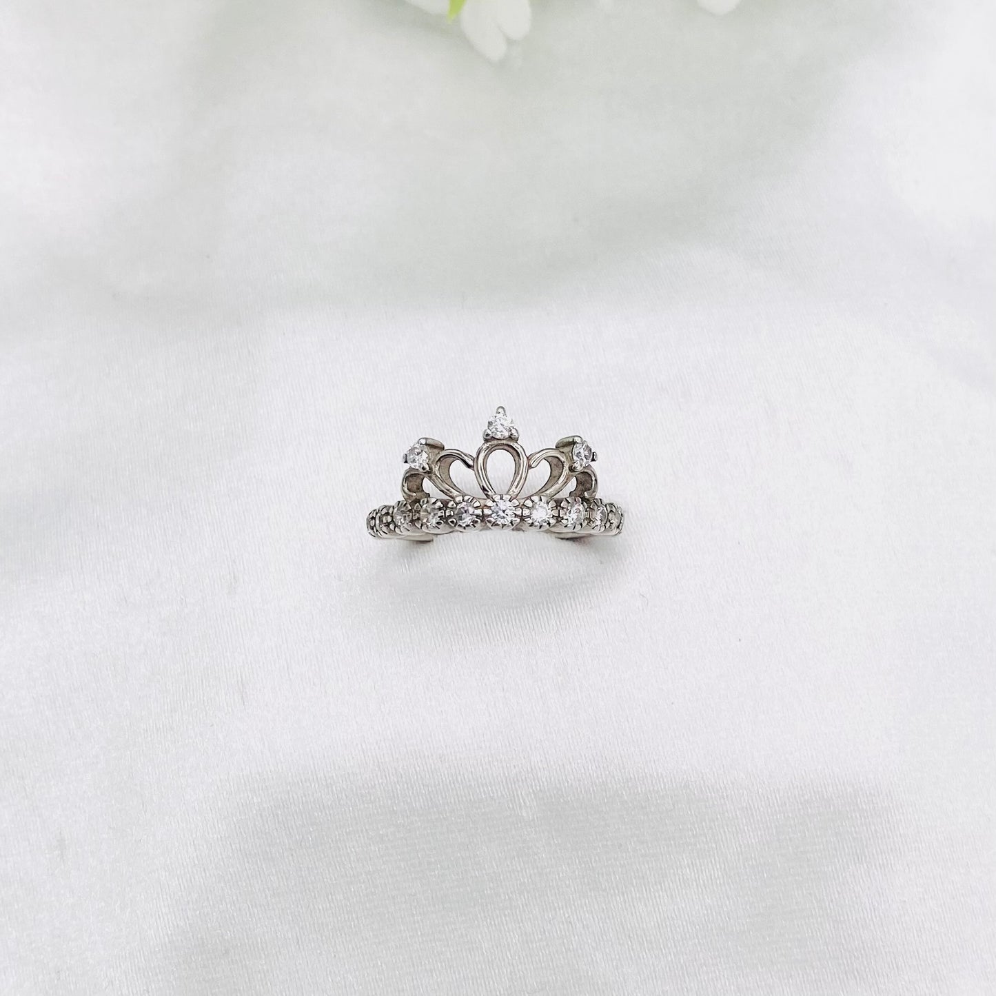 Women Silver Queen Ring WRI13