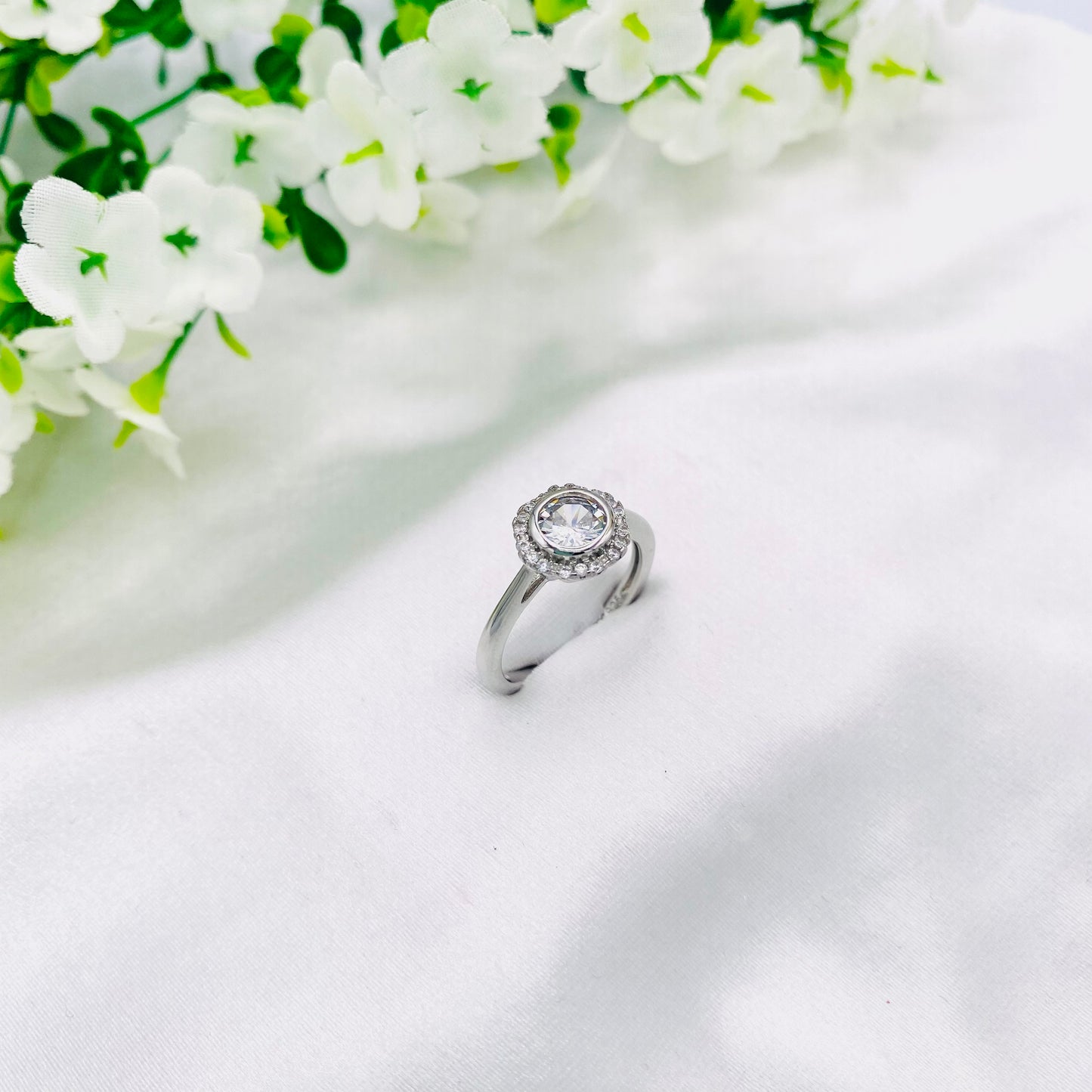 Women Round Solitaire Silver Ring WRI24