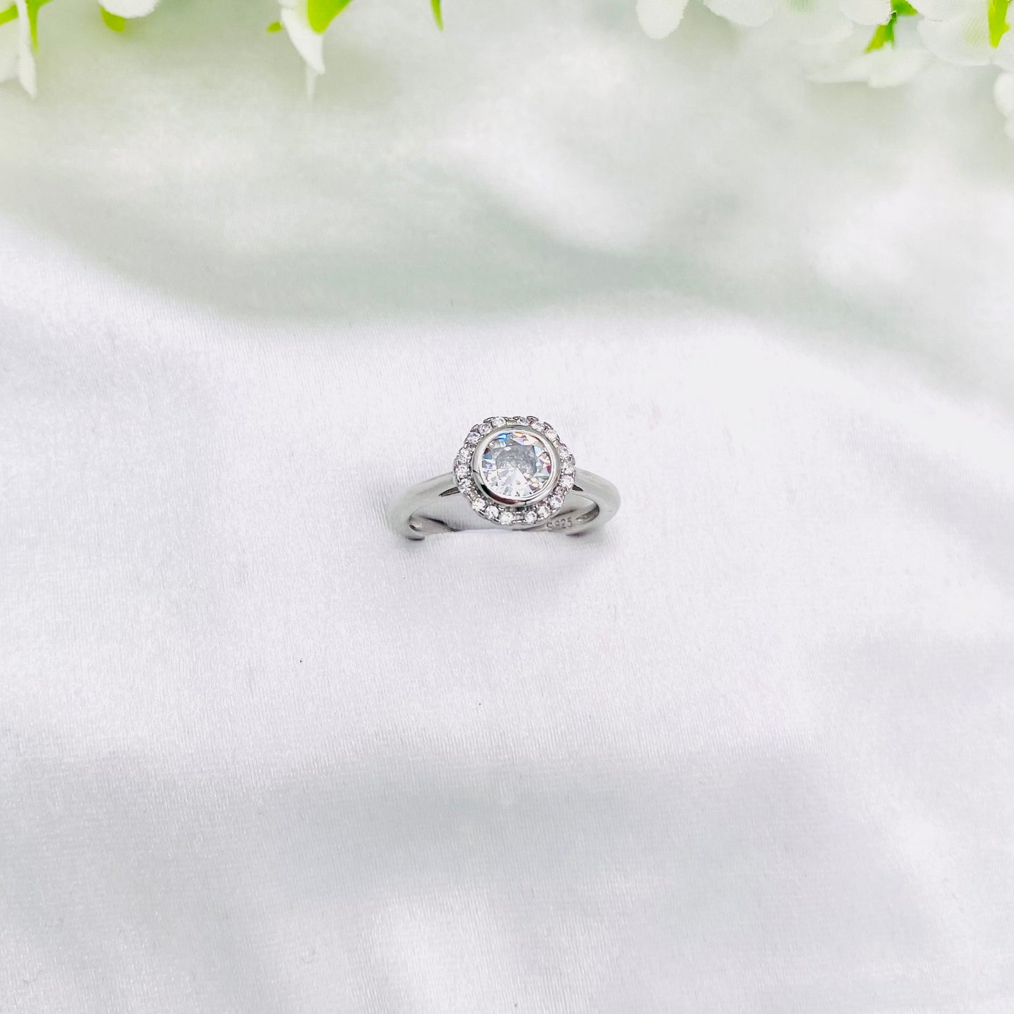 Women Round Solitaire Silver Ring WRI24