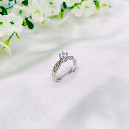 Women Round Solitaire Silver Ring WRI26