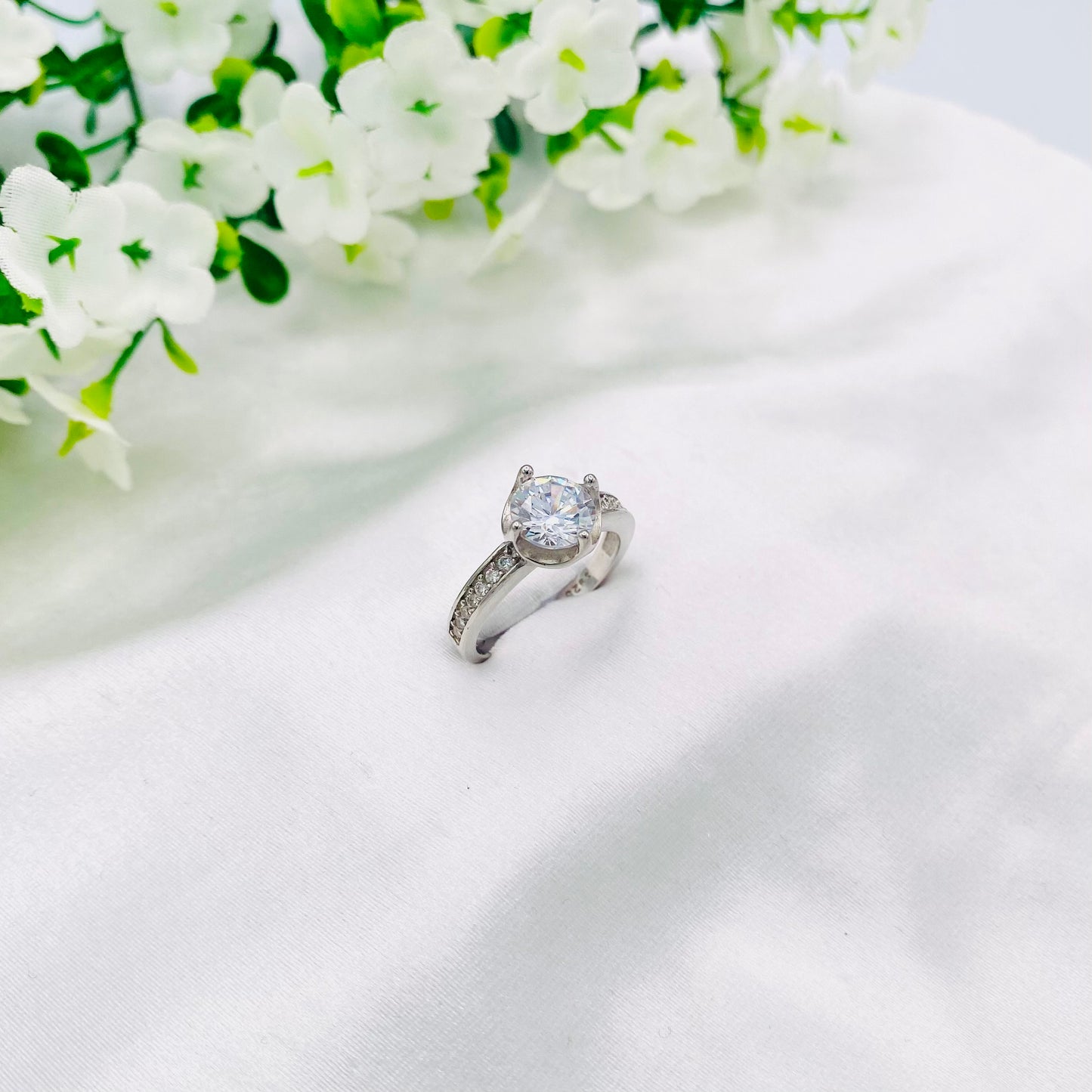 Women Round Solitaire Silver Ring WRI27