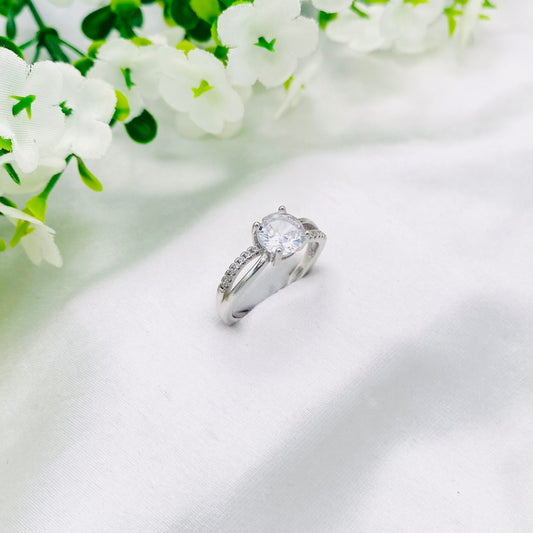 Women Round Solitaire Silver Ring WRI28