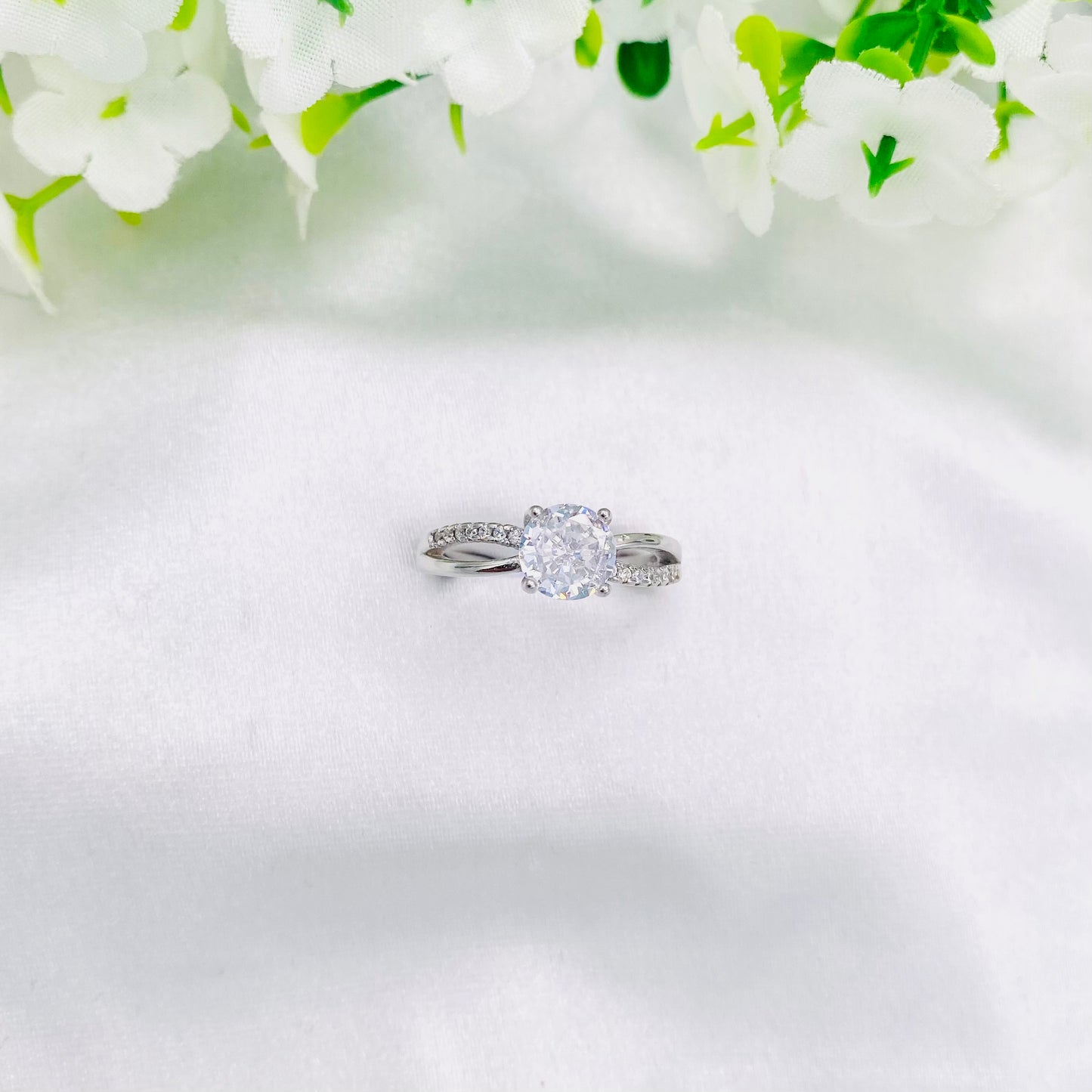 Women Round Solitaire Silver Ring WRI28