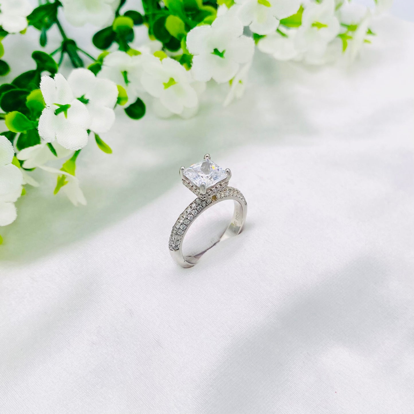 Women Princess Solitaire Valentines Silver Ring WRI39