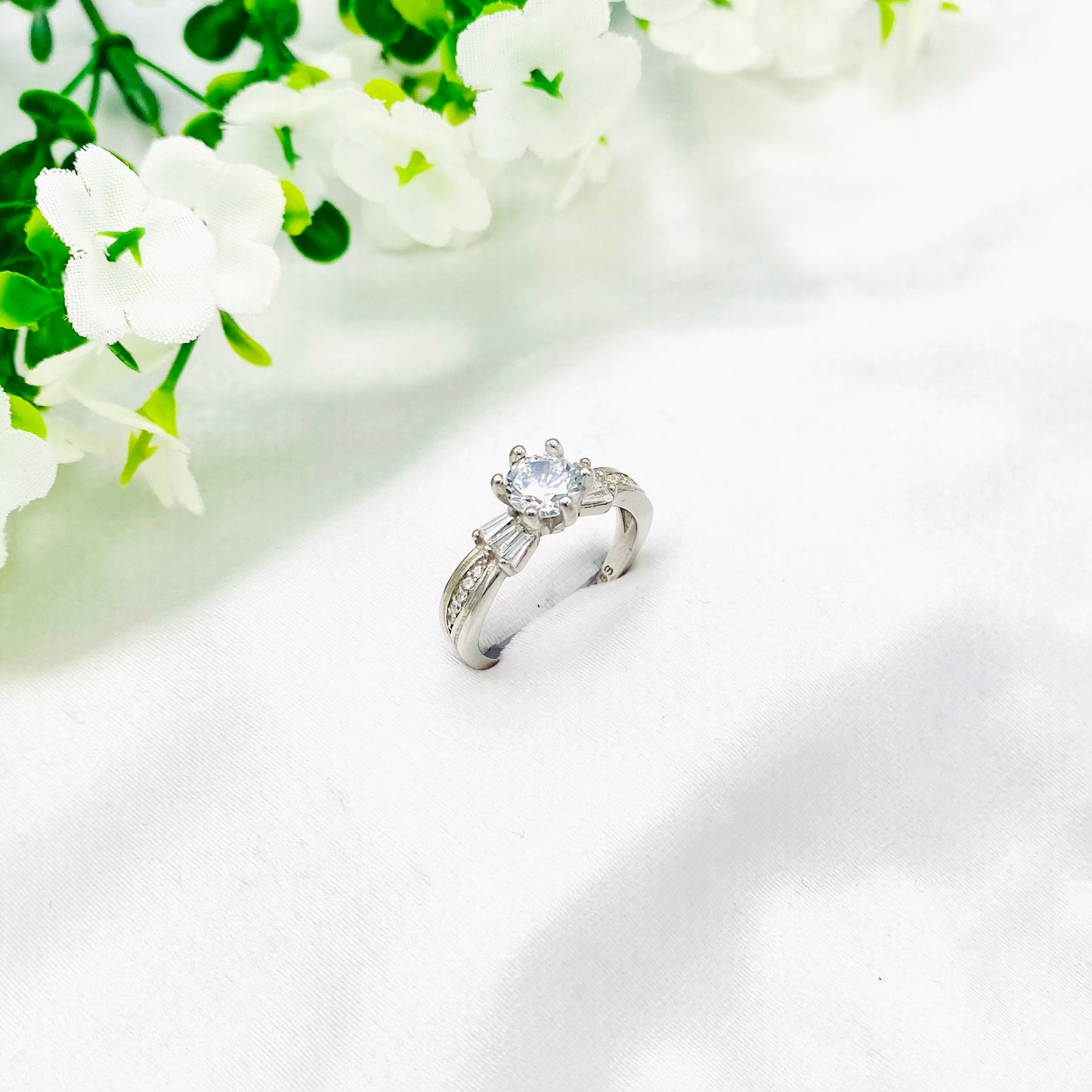Women Solitaire Silver Band WRI44