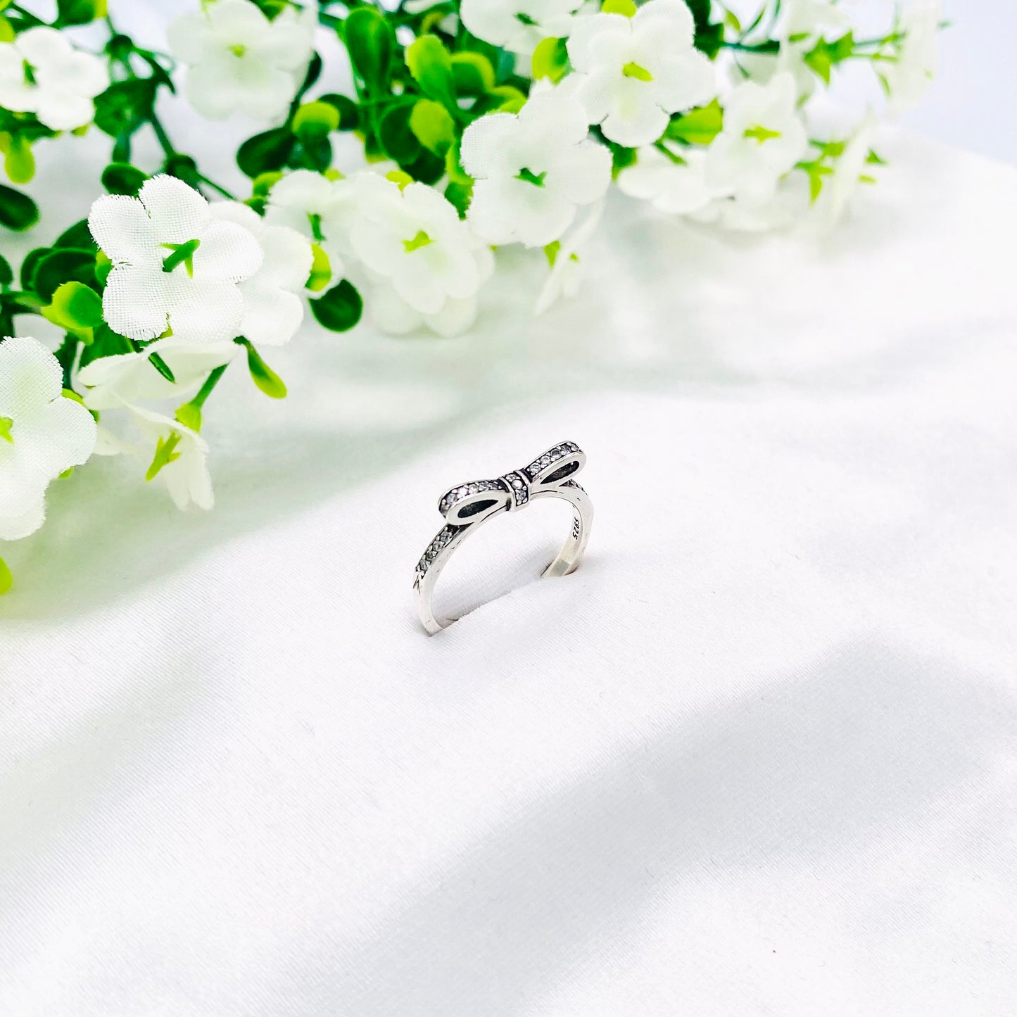 Women Silver bow Ring WRI49