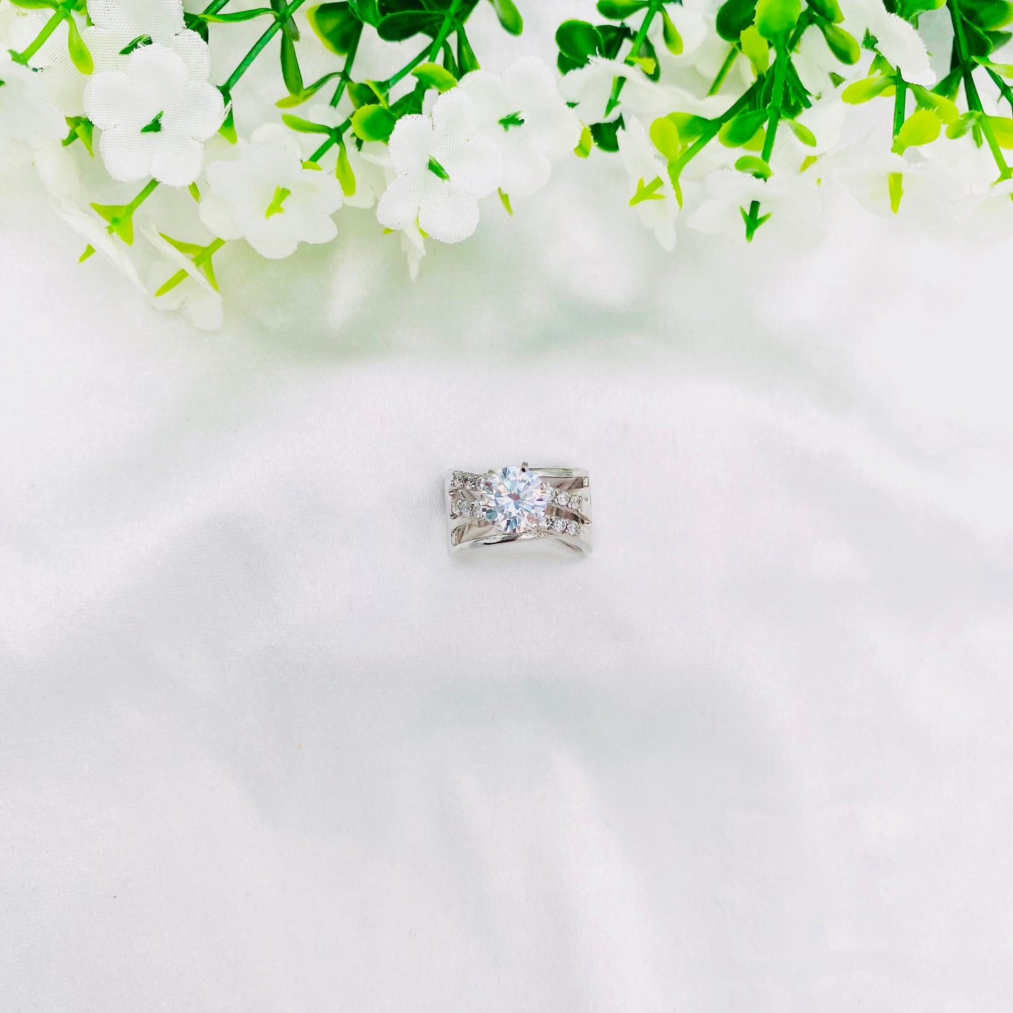 Women Single Solitaire Ring WRI87
