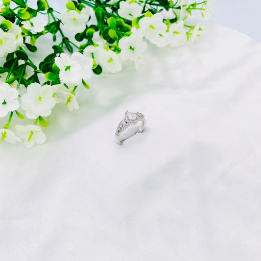 Women Pear shaped solitaire Silver Ring WRI91