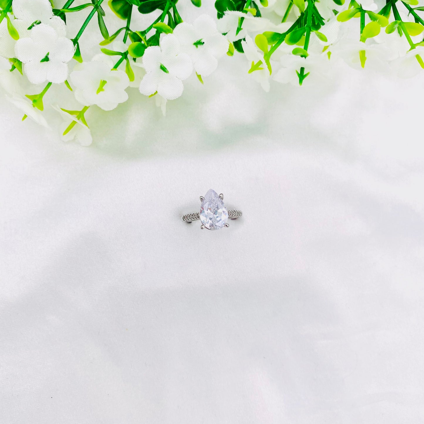 Women Pear shaped solitaire Silver Ring WRI92