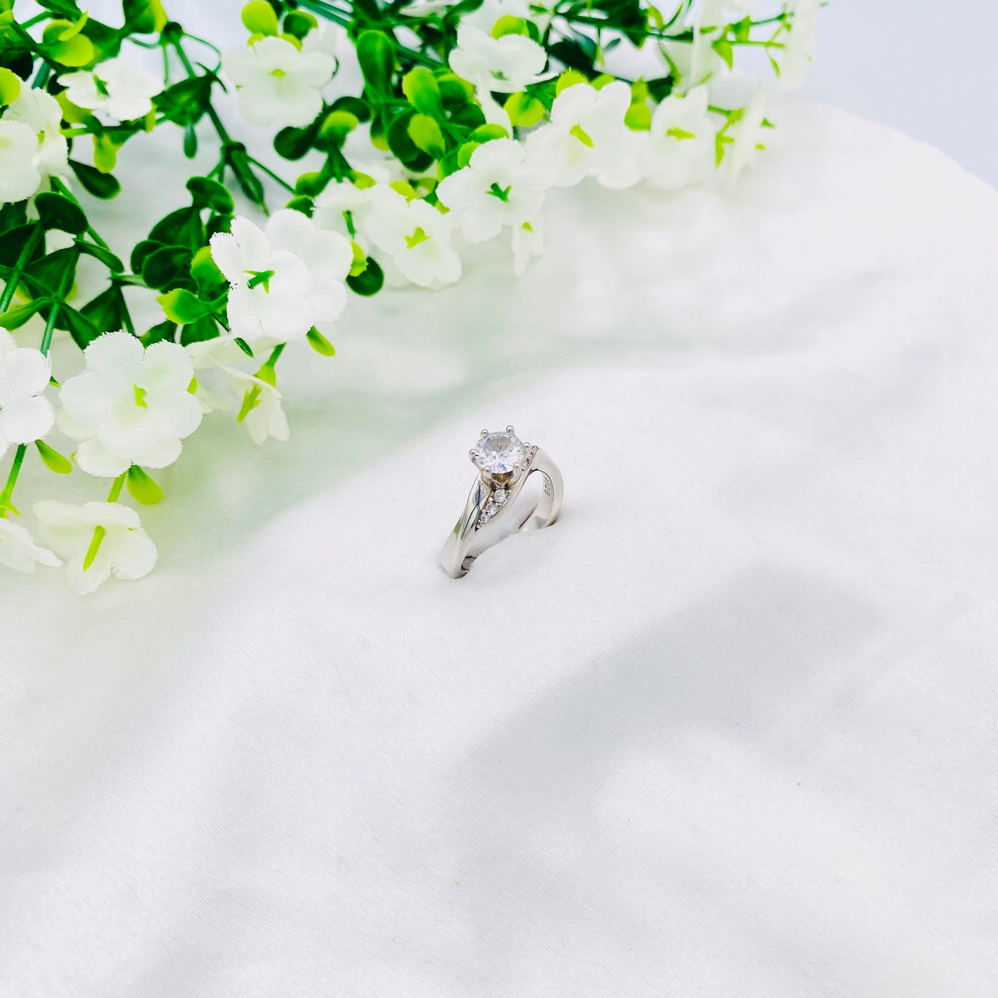 Women Solitaire Silver Ring WRI97