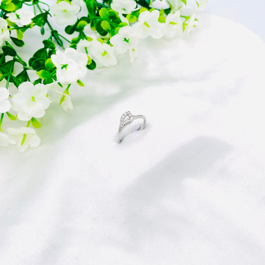 Women Sleek Silver Ring WRI101