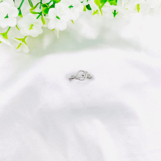 Women Sleek Silver Ring WRI102