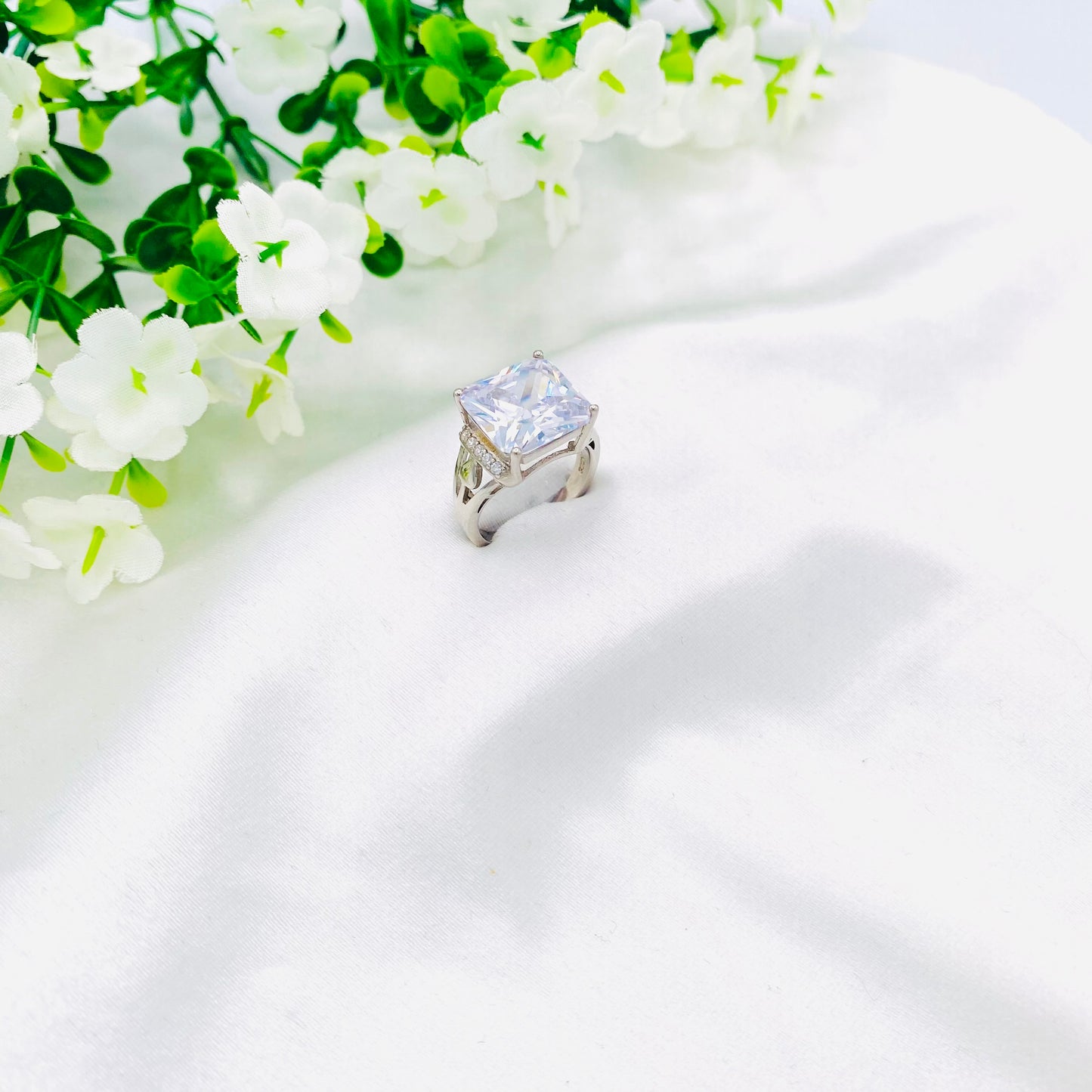 Women Chunky Solitaire Silver Ring WRI106
