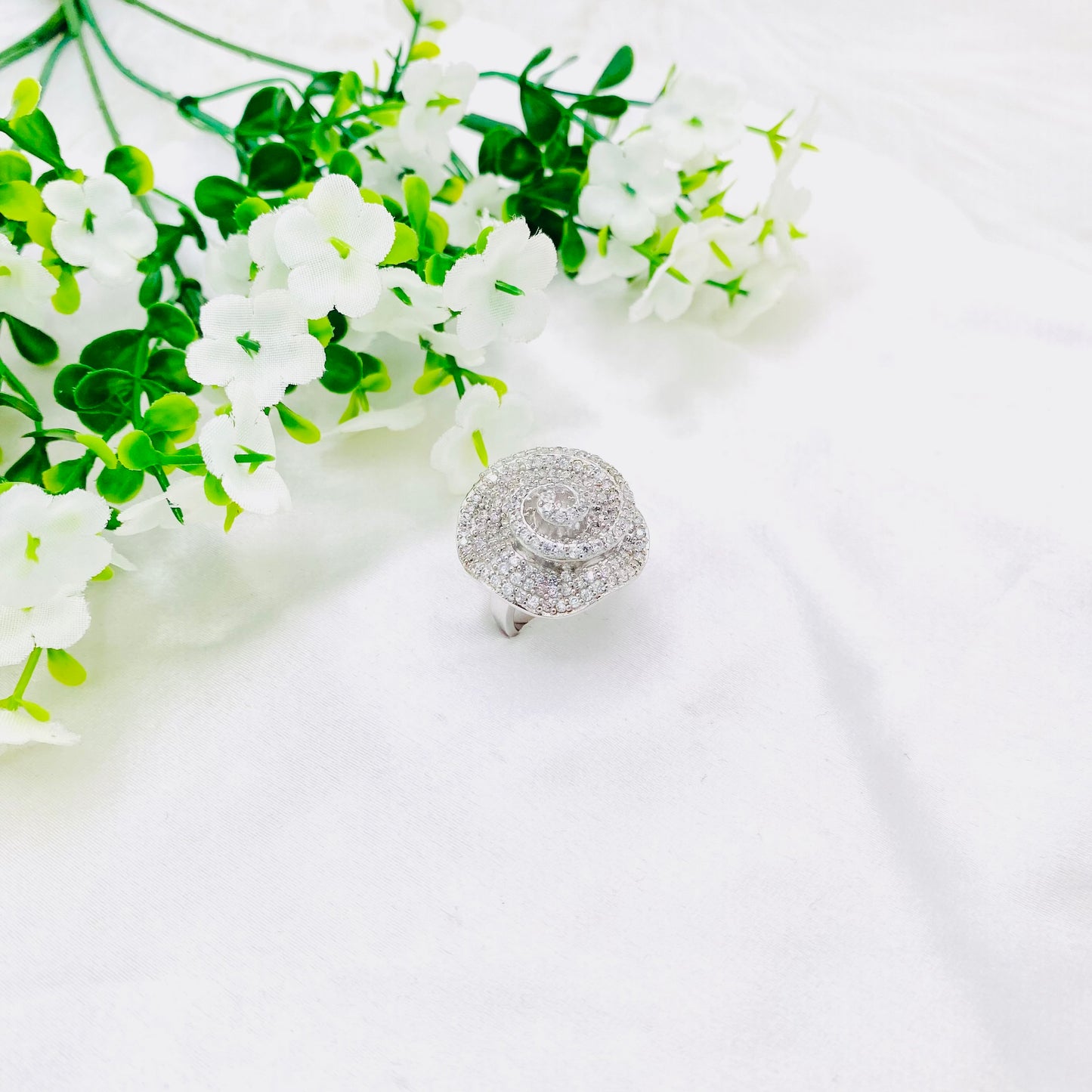 Women Cocktail Flower Silver Ring WRI115