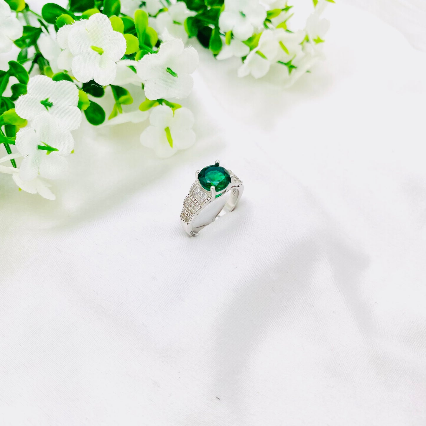 Women Round Emerald Ring WRI121