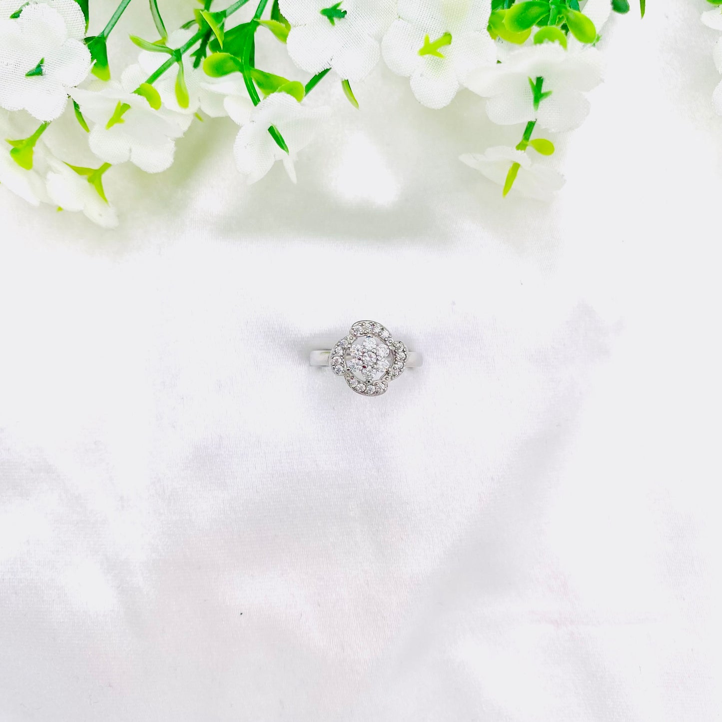 Women Silver Ring WRI136