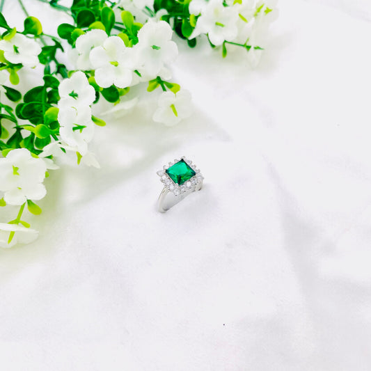 Women Princess-cut Emerald Silver Ring WRI142