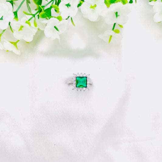 Women Princess-cut Emerald Silver Ring WRI142