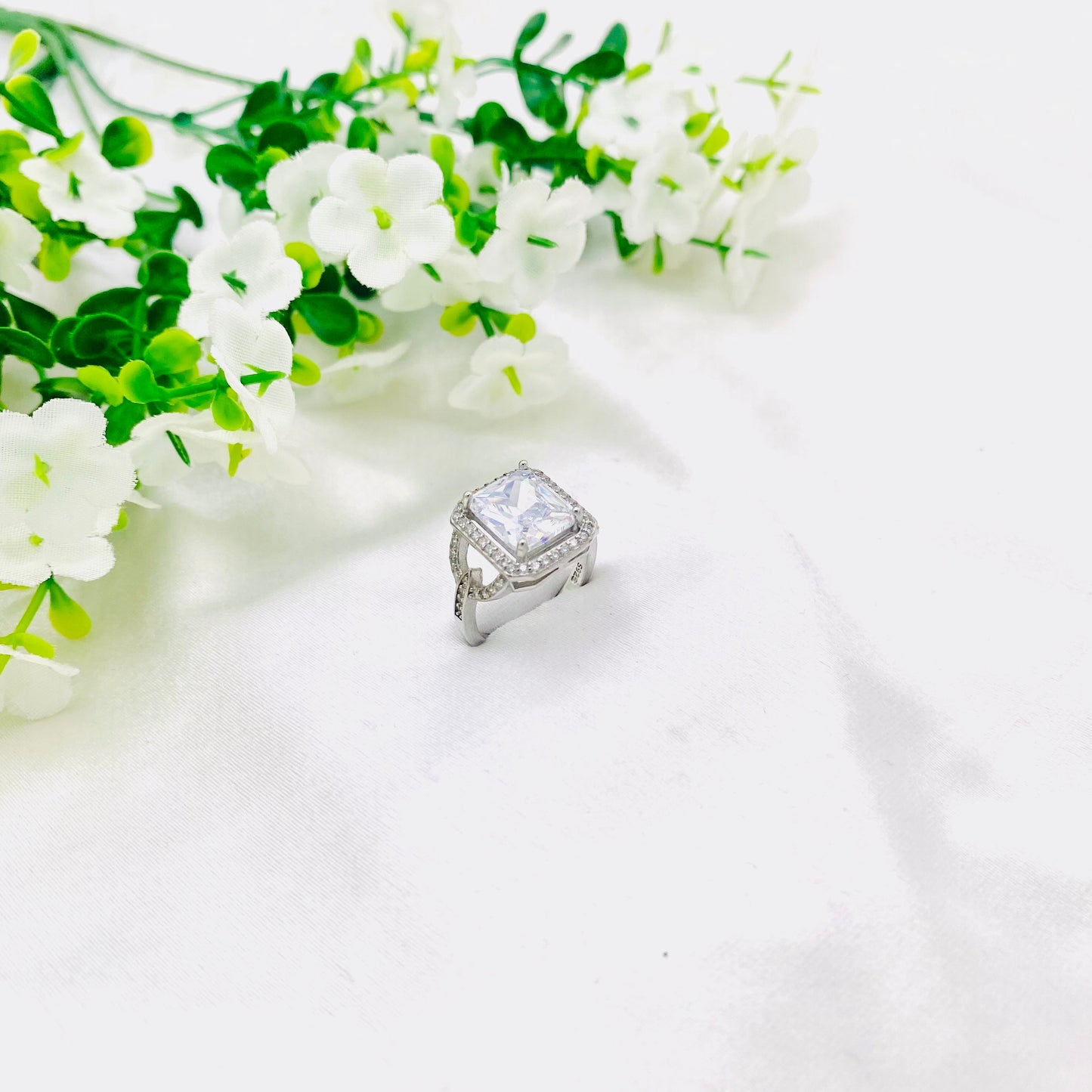 Women Emerald-cut Silver Ring WRI151