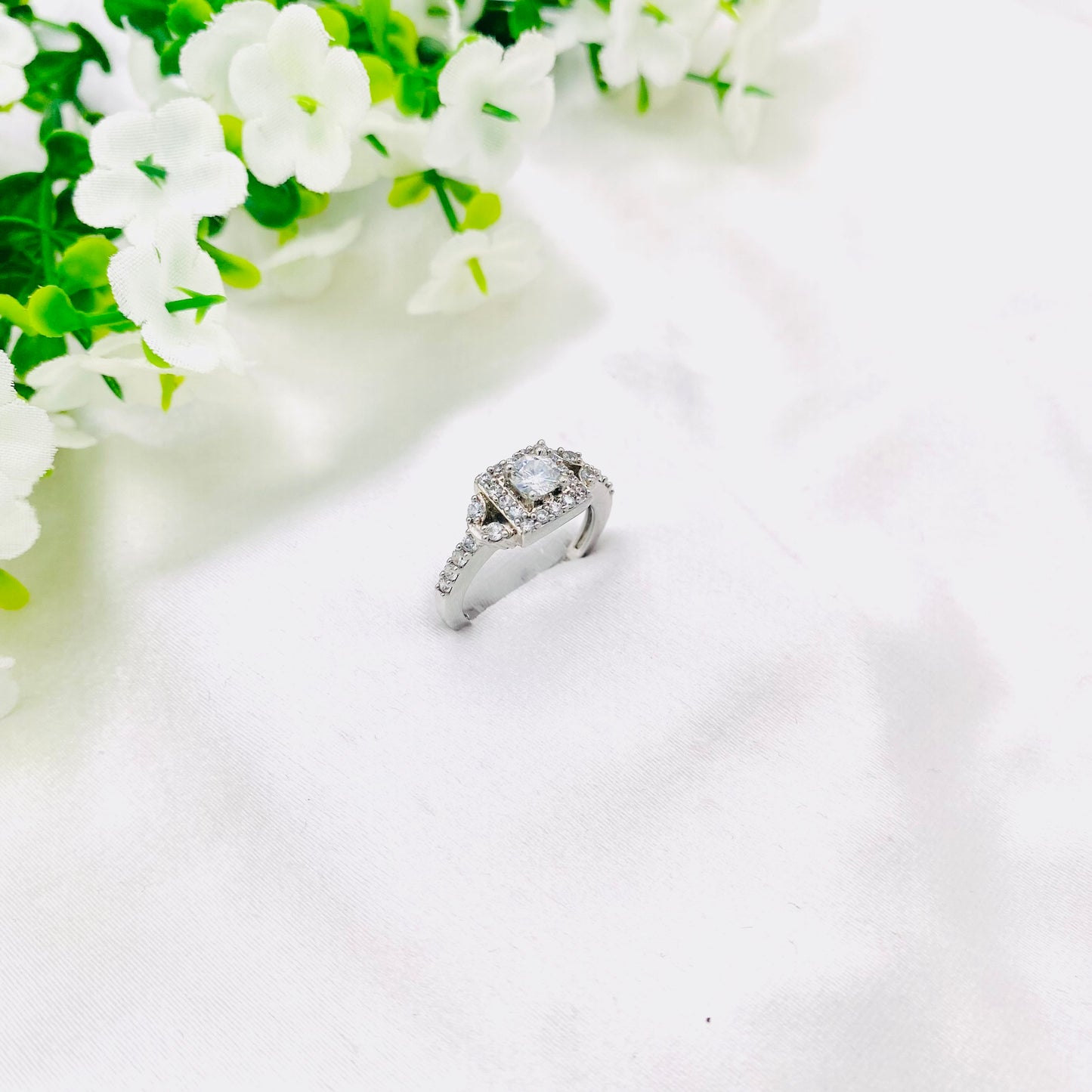 Women Silver Ring WRI159