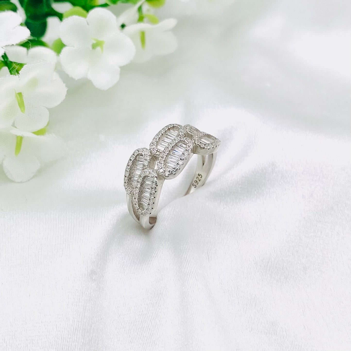 Unisex Iced-out Cuban Ring URS52