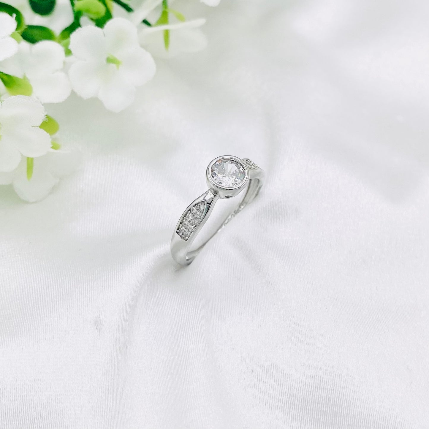 Women Solitaire Silver Ring WRI170