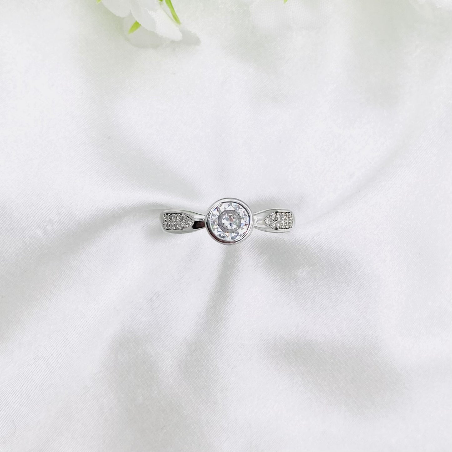 Women Solitaire Silver Ring WRI170