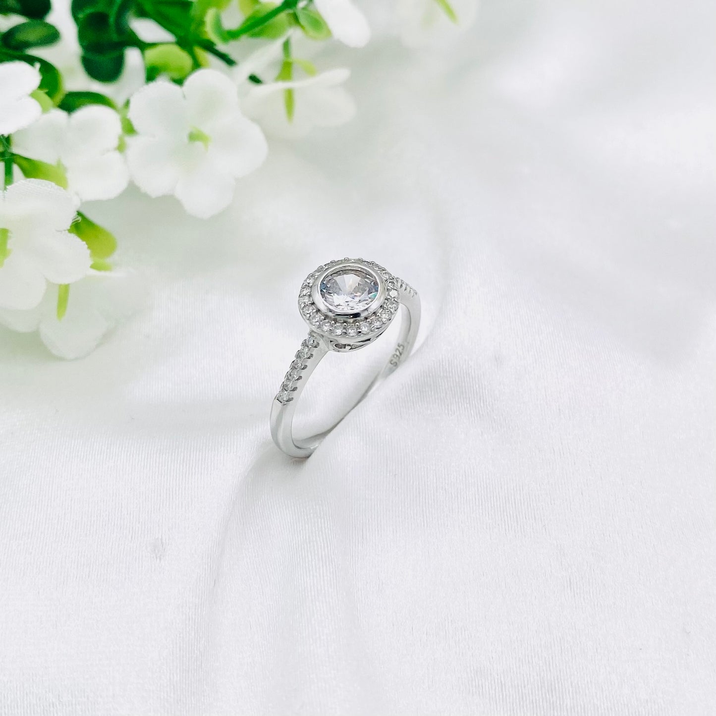 Women Solitaire Silver Ring WRI171